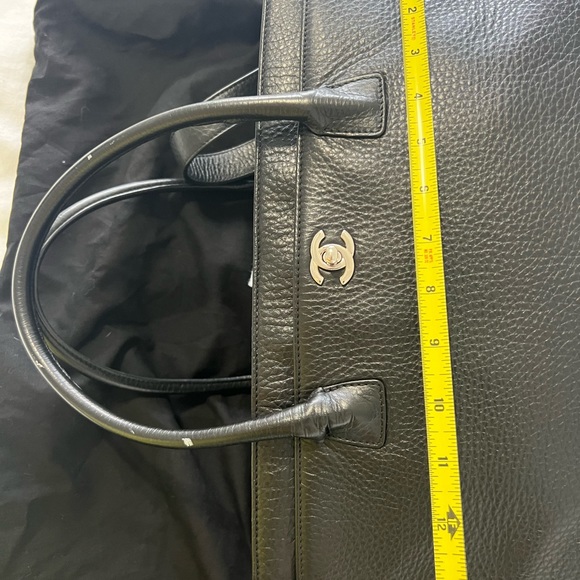 AUTHENTIC - Chanel black executive cerf tote medium. - Picture 14 of 16